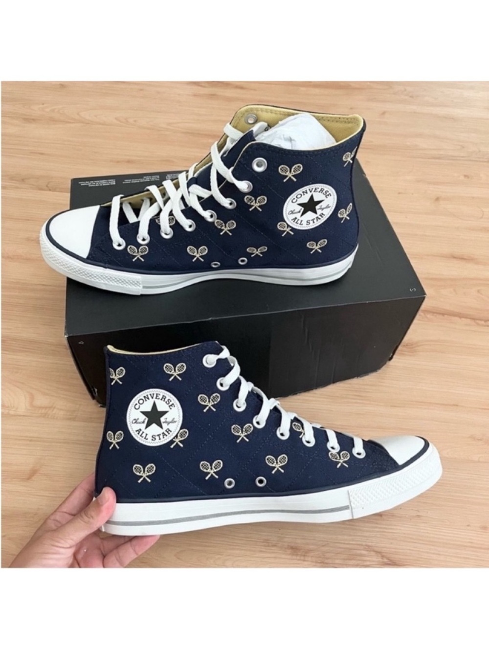 Converse Chuck Taylor
High'Clubhouse - Tennis Club
Men's 10.5 US Women 12.5US